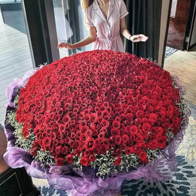 Купить 1001 красная роза в корзине