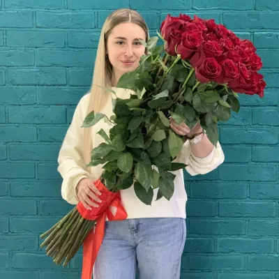 Фотография букета: Букет из 25 высоких роз 100 см