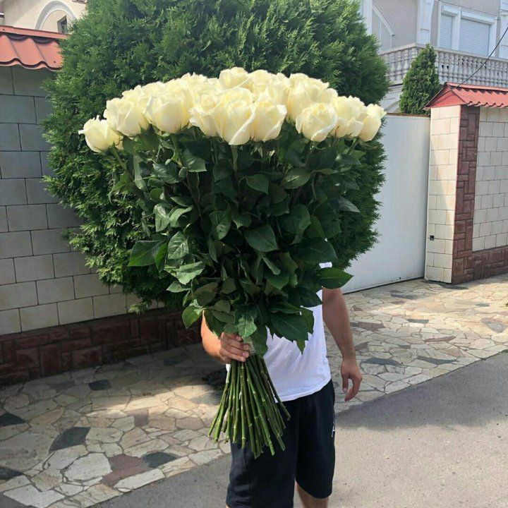 Заказ цветов: Букет из 51 высокой белой розы (110 см) - ракурс 1