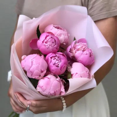Купить Букет из 7 розовых пионов
