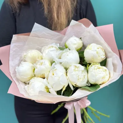 Купить Изысканный букет из 11 белых пионов