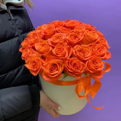Купить Оранжевые Розы в коробке 25 шт